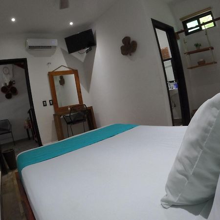 Hotel Y Beach Club Casa Mia Xulha -Bacalar Xul-Ha Екстериор снимка